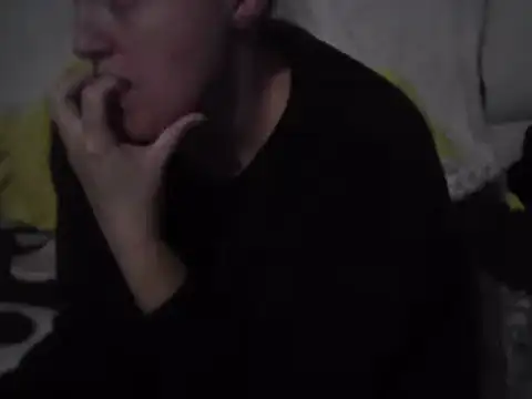 Snapshot of DragoneSFR chatting on January 2025 06:00:01 PM DragoneSFR online show from January 2025 06:00:01 PM