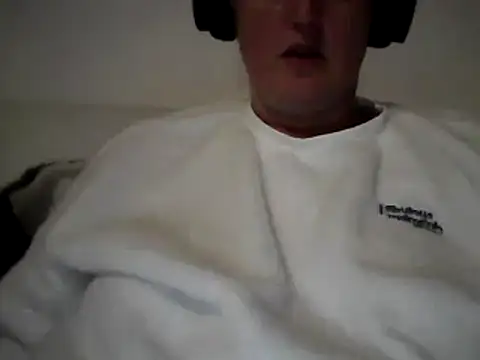 Snapshot of DragoneSFR chatting on February 2025 07:02:01 PM DragoneSFR online show from February 2025 07:02:01 PM