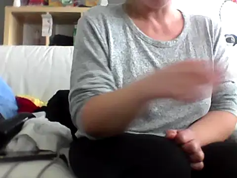 Snapshot of DragoneSFR chatting on February 2025 11:55:01 AM DragoneSFR online show from February 2025 11:55:01 AM