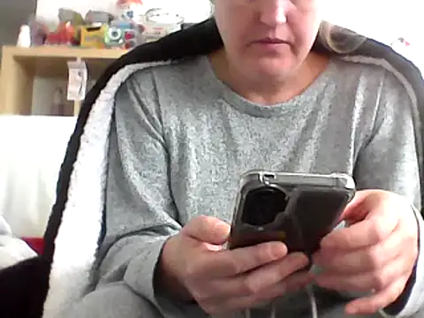 Snapshot of DragoneSFR chatting on February 2025 10:48:01 AM DragoneSFR online show from February 2025 10:48:01 AM