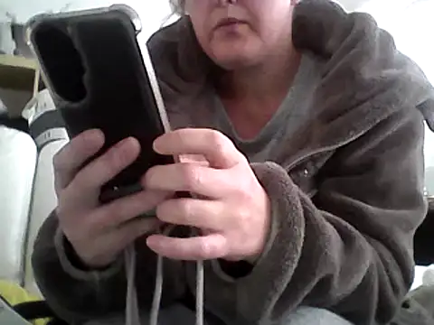 Snapshot of DragoneSFR chatting on February 2025 02:04:02 PM DragoneSFR online show from February 2025 02:04:02 PM