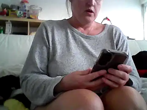 Snapshot of DragoneSFR chatting on March 2025 04:52:02 PM DragoneSFR online show from March 2025 04:52:02 PM