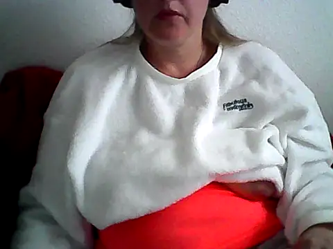 Snapshot of DragoneSFR chatting on March 2025 08:04:02 AM DragoneSFR online show from March 2025 08:04:02 AM