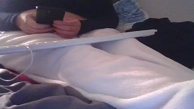 Snapshot of DragoneSFR chatting on September 2025 07:26:01 PM DragoneSFR online show from September 2025 07:26:01 PM