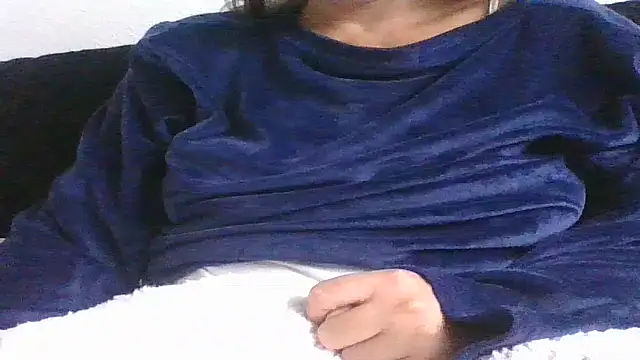 Snapshot of DragoneSFR chatting on October 2025 06:44:01 AM DragoneSFR online show from October 2025 06:44:01 AM