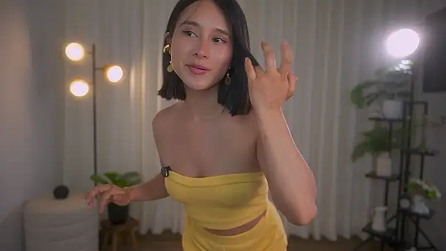 Miss beee online show from January 2025 11:35:01 PM