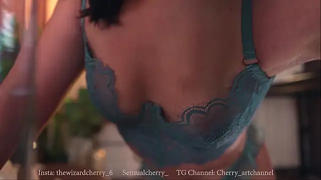 Miss beee online show from December 2025 11:55:02 PM