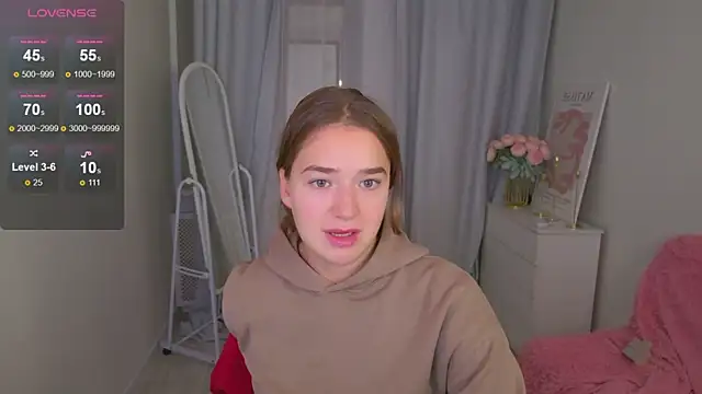 Snapshot of LovelyJessie chatting on November 2025 01:43:03 PM LovelyJessie online show from November 2025 01:43:03 PM