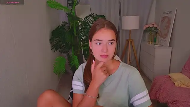 LovelyJessie online show from July 2026 01:34:02 PM