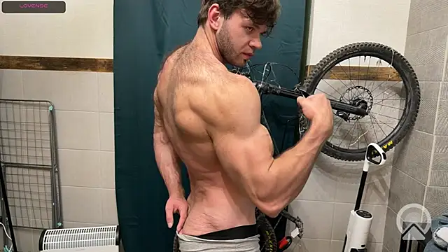 ericeric507 online show from February 2026 05:22:02 PM