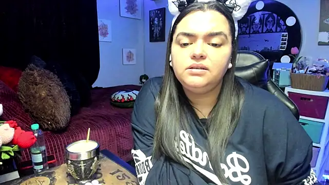 Snapshot of Luise_Meyrink chatting on April 2026 03:50:02 AM Luise Meyrink online show from April 2026 03:50:02 AM