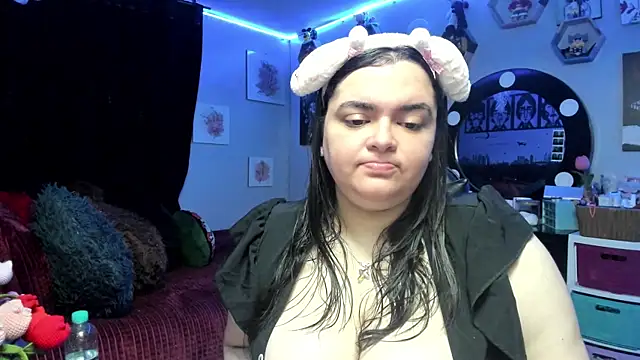 Snapshot of Luise_Meyrink chatting on April 2026 03:23:02 AM Luise Meyrink online show from April 2026 03:23:02 AM