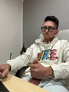 Snapshot of masterboss_ chatting on December 2024 05:31:01 PM masterboss  online show from December 2024 05:31:01 PM