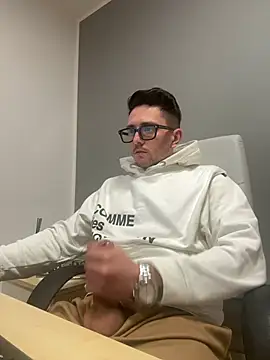 Snapshot of masterboss_ chatting on January 2025 06:32:02 PM masterboss  online show from January 2025 06:32:02 PM