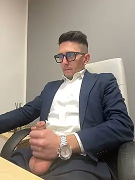 Snapshot of masterboss_ chatting on February 2025 01:00:02 PM masterboss  online show from February 2025 01:00:02 PM