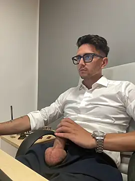 Snapshot of masterboss_ chatting on September 2025 11:32:01 AM masterboss  online show from September 2025 11:32:01 AM