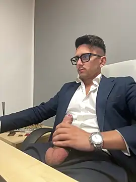 Snapshot of masterboss_ chatting on October 2025 11:44:01 AM masterboss  online show from October 2025 11:44:01 AM