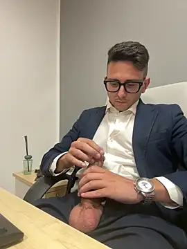 Snapshot of masterboss_ chatting on October 2025 02:20:01 PM masterboss  online show from October 2025 02:20:01 PM