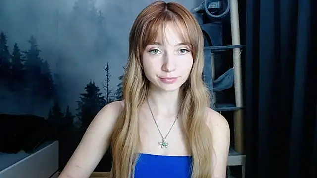 Snapshot of LuciaYoung chatting on January 2025 10:15:02 PM LuciaYoung online show from January 2025 10:15:02 PM