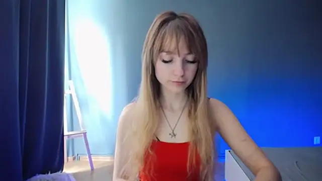 Snapshot of LuciaYoung chatting on February 2025 07:31:02 AM LuciaYoung online show from February 2025 07:31:02 AM