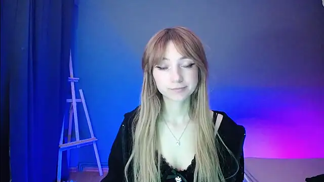 Snapshot of LuciaYoung chatting on March 2025 10:24:01 PM LuciaYoung online show from March 2025 10:24:01 PM