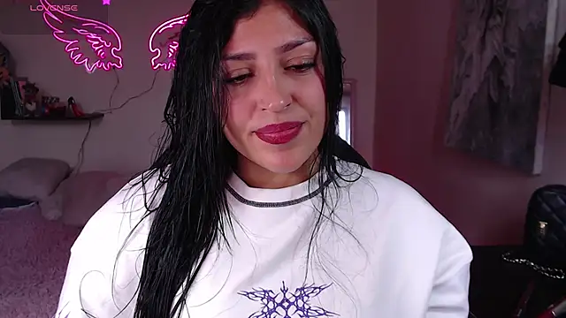 MissDennise online show from October 2025 06:08:02 PM