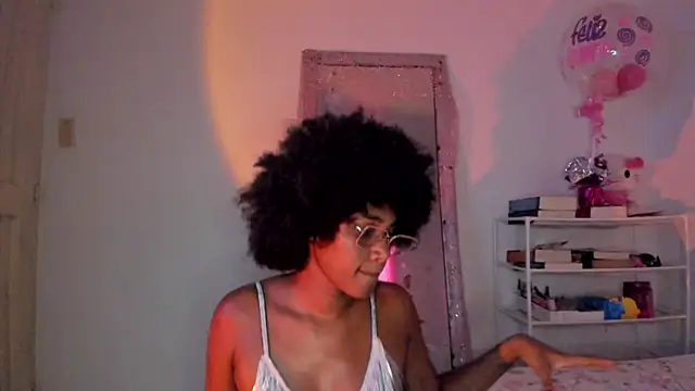 Snapshot of Ebony_beautifull chatting on April 2026 10:54:02 PM Ebony beautifull online show from April 2026 10:54:02 PM