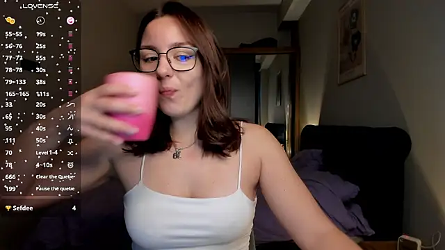 ThreeshaWhite online show from January 2026 05:55:01 AM