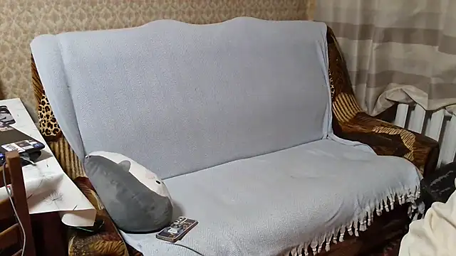 Snapshot of franceska_blue chatting on January 2026 08:25:02 PM franceska blue online show from January 2026 08:25:02 PM