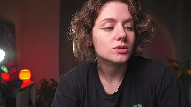 Snapshot of PixieMeow_ chatting on November 2025 03:01:02 PM PixieMeow online show from November 2025 03:01:02 PM