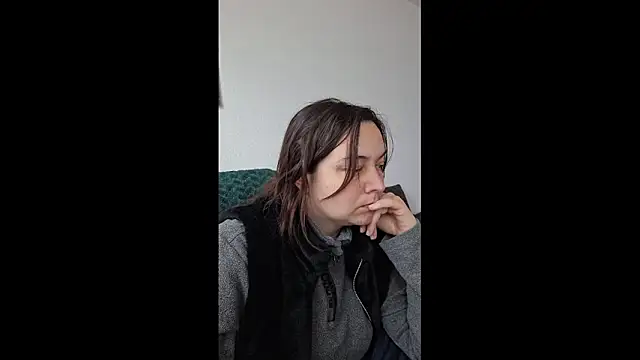 Snapshot of Cyndee_Winter chatting on April 2026 01:34:01 PM Cyndee Winter online show from April 2026 01:34:01 PM