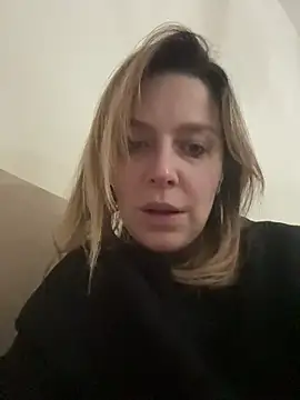 JulietteVolpeWyorika online show from December 2025 02:44:01 PM