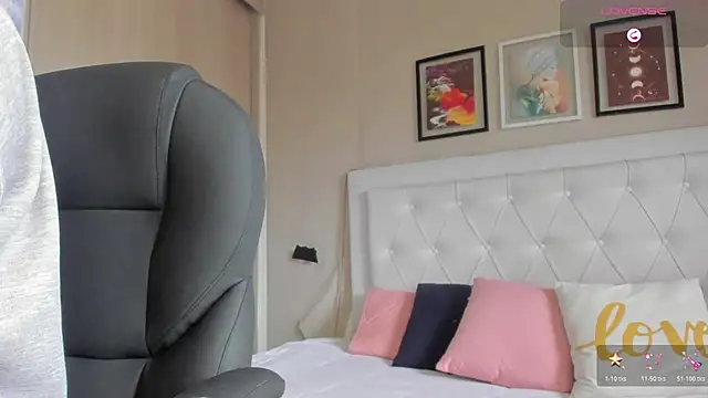 Snapshot of emma__smith1 chatting on March 2026 12:53:01 PM emma smith1 online show from March 2026 12:53:01 PM