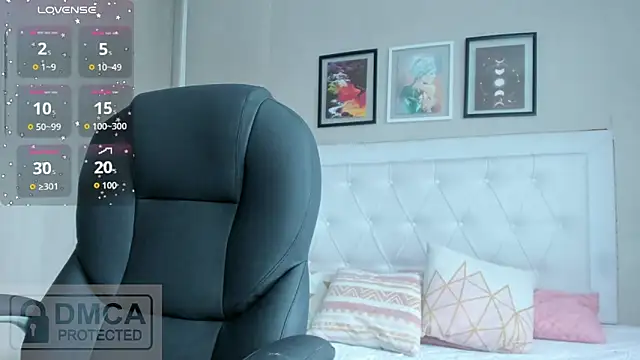 Snapshot of emma__smith1 chatting on April 2026 12:17:01 PM emma smith1 online show from April 2026 12:17:01 PM