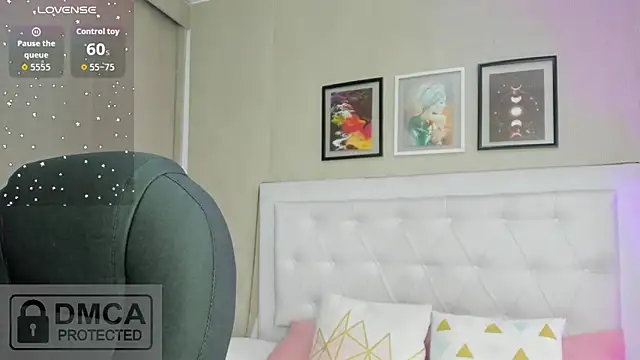 Snapshot of emma__smith1 chatting on April 2026 12:27:02 PM emma smith1 online show from April 2026 12:27:02 PM