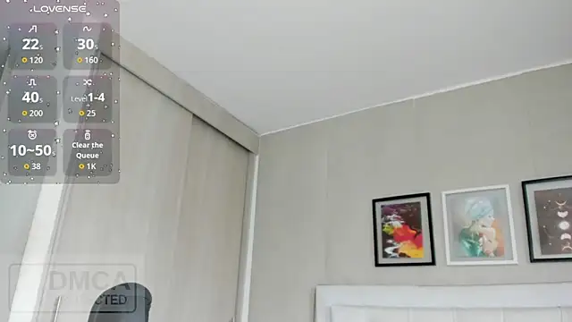 Snapshot of emma__smith1 chatting on April 2026 01:01:02 PM emma smith1 online show from April 2026 01:01:02 PM