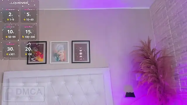 Snapshot of emma__smith1 chatting on April 2026 12:28:02 PM emma smith1 online show from April 2026 12:28:02 PM