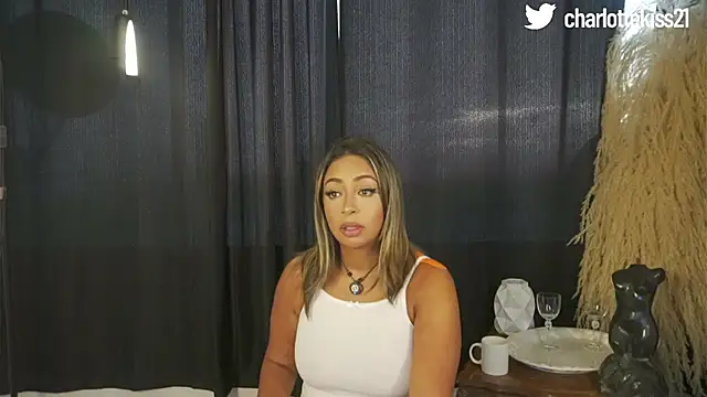 Snapshot of charlottelover21 chatting on April 2026 09:39:33 PM charlottelover21 online show from April 2026 09:39:33 PM