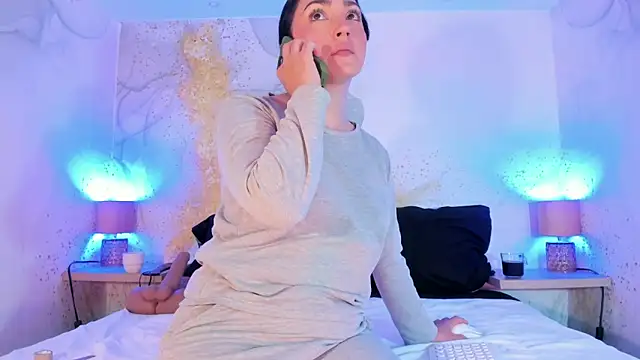 Snapshot of LIAH_IZUMI chatting on April 2026 08:21:01 PM LIAH IZUMI online show from April 2026 08:21:01 PM