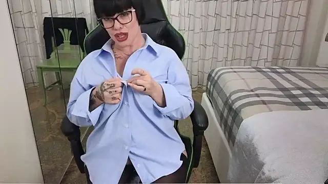   Nina online show from February 2025 02:58:01 PM