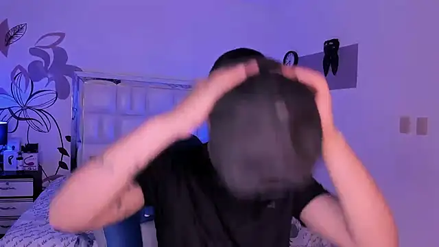 Niicky1  online show from January 2025 09:08:02 PM