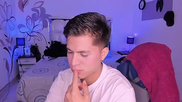 Niicky1  online show from February 2025 09:14:01 PM