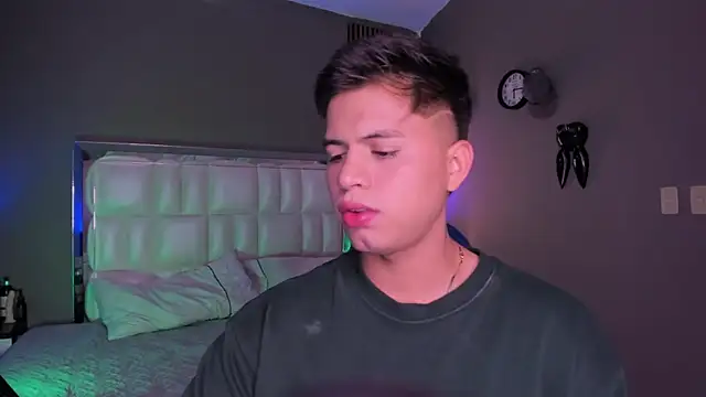 Niicky1  online show from September 2025 09:14:02 PM