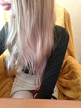 Snapshot of Elza_kom chatting on March 2026 06:50:01 AM Elza kom online show from March 2026 06:50:01 AM