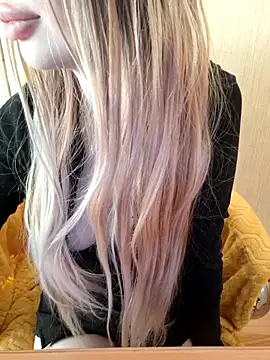 Snapshot of Elza_kom chatting on March 2026 06:30:01 AM Elza kom online show from March 2026 06:30:01 AM