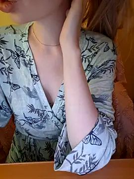 Snapshot of Elza_kom chatting on April 2026 06:22:01 AM Elza kom online show from April 2026 06:22:01 AM