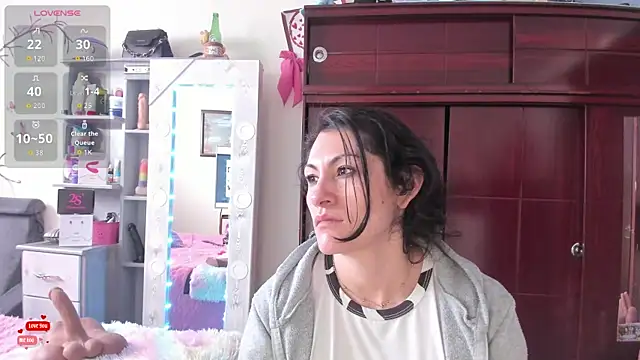 Snapshot of Rapunzeell_ chatting on June 2026 02:21:01 PM Rapunzeell online show from June 2026 02:21:01 PM