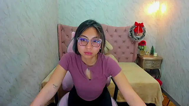 Snapshot of XSmaggiiee chatting on December 2024 04:11:01 AM XSmaggiiee online show from December 2024 04:11:01 AM