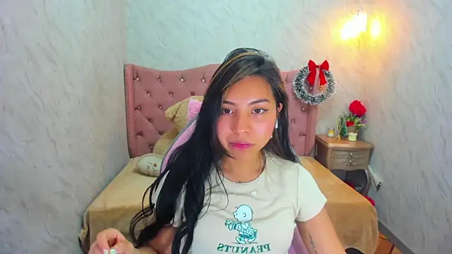 Snapshot of XSmaggiiee chatting on December 2024 02:38:02 AM XSmaggiiee online show from December 2024 02:38:02 AM