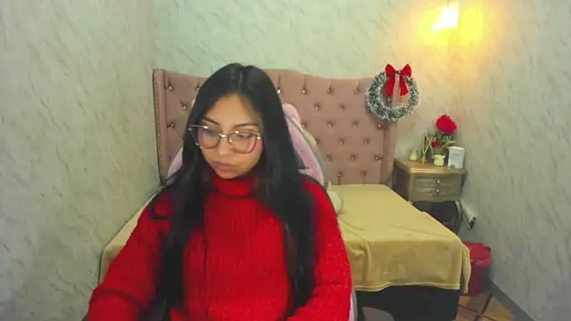 Snapshot of XSmaggiiee chatting on December 2024 02:29:02 AM XSmaggiiee online show from December 2024 02:29:02 AM